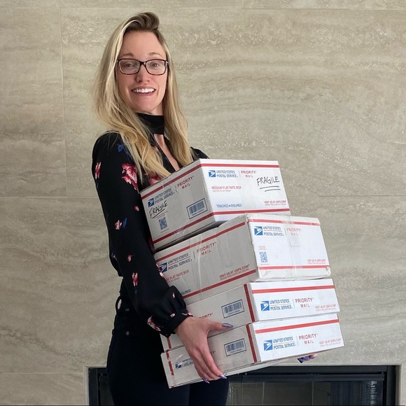 Meet your Posher, Charisse ๐๐ผโโ๏ธโฎ๏ธ๐ - Picture 6 of 16